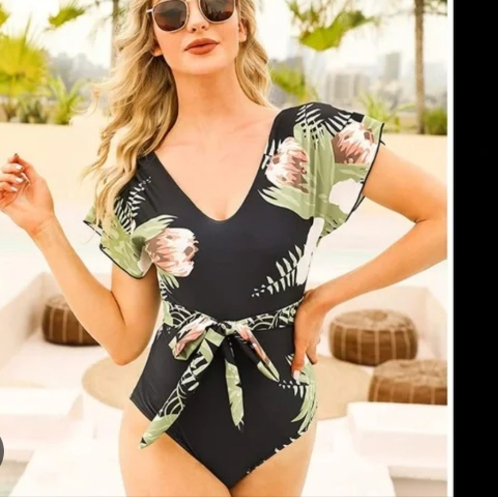 NWT MEET CURVE BELTED ONE PIECE